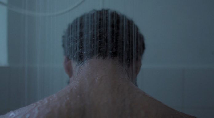 Depois de ser vítima de um violento ataque homofóbico, um jovem casal tenta superar o trauma e seguir em frente.